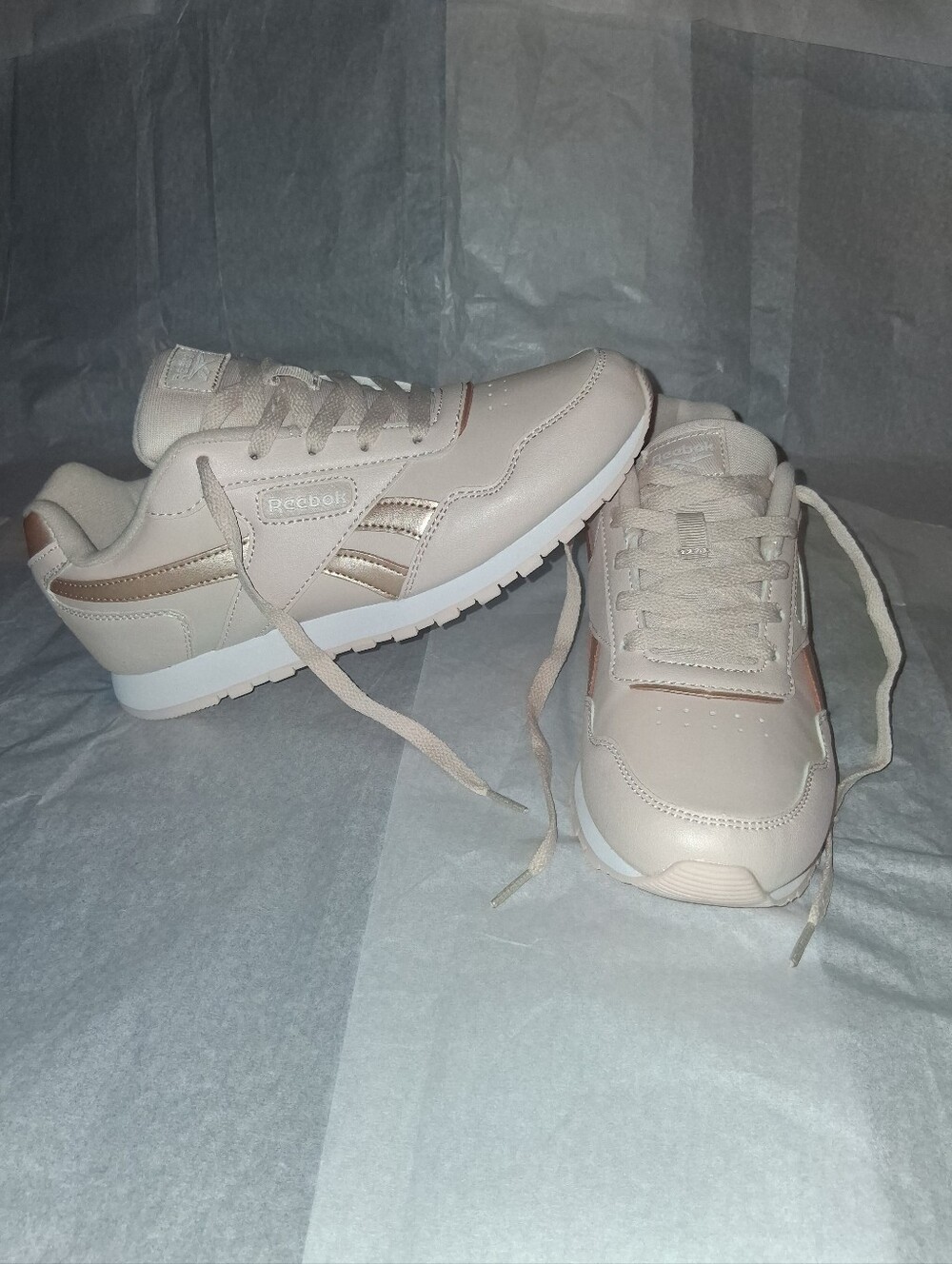 Reebok Classic Rose Gold Sneakers, Women 7.5 - Picture 8 of 9